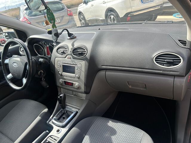FORD FOCUS TREND 1.6 AUTO SPANISH LHD IN SPAIN ONLY 58000 MILES SUPERB 2009